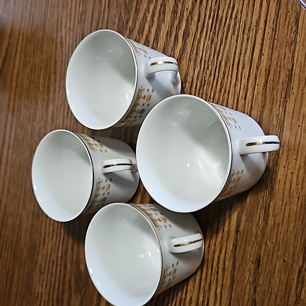 GARDEN BOUQUET - 4 Vintage Flat Cups - Fine China of Japan - Gold Trim - Picture 6 of 9